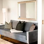 Arbio I Design Near Deutsche Oper * برلين